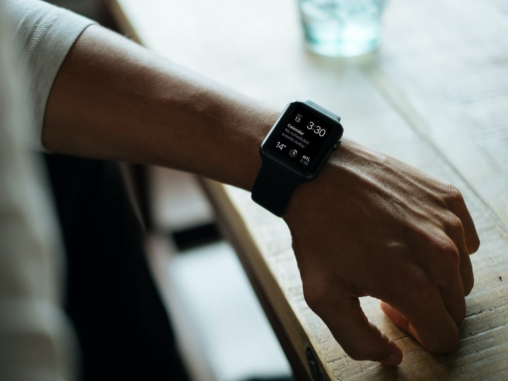 https://4364512.fs1.hubspotusercontent-na1.net/hubfs/4364512/Blog%20images/Self-Service%20for%20Smartphones%20and%20Wearables.jpg